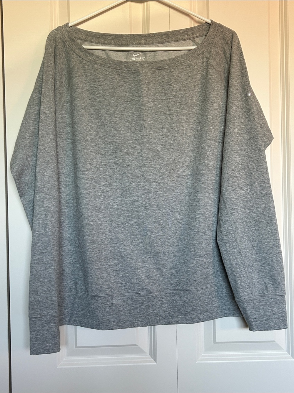 NWOT Nike Women’s Dri-FIT Epic Crew Neck Long Sleeve Pullover, Size Large